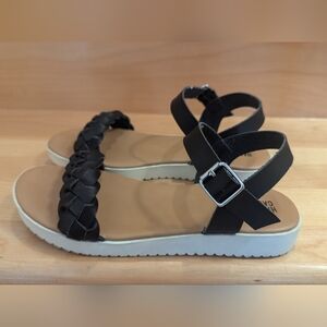 Black and Tan Sandals with Braided Strap
